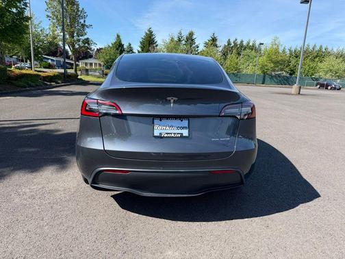 Midnight Silver Metallic 2023 Tesla Model Y Long Range