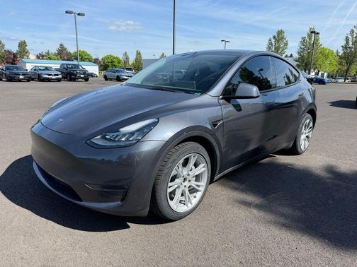 Midnight Silver Metallic 2023 Tesla Model Y Long Range
