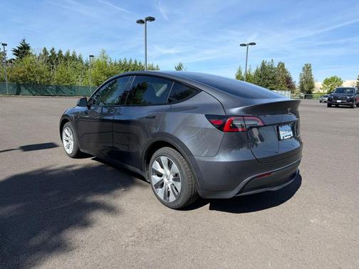 Midnight Silver Metallic 2023 Tesla Model Y Long Range