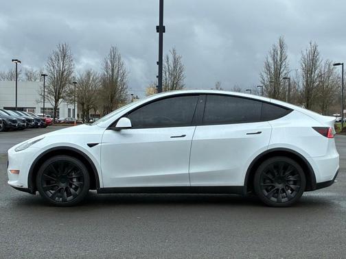 2020 Tesla Model Y Long Range