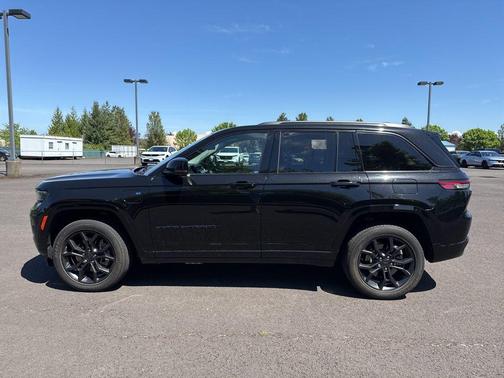 Diamond Black 2024 Jeep Grand Cherokee 4xe Base