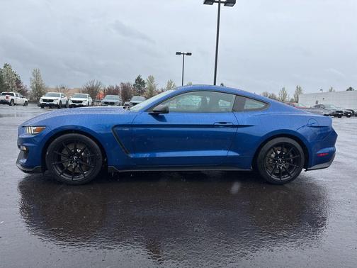 2017 Ford Shelby GT350 Base