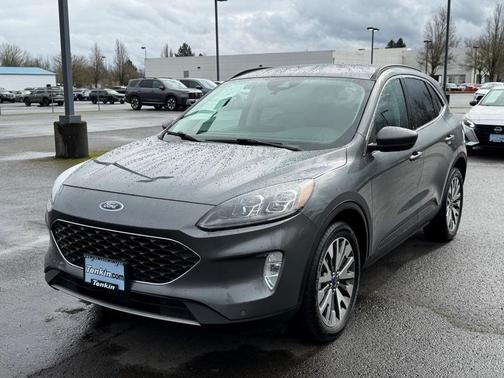 2022 Ford Escape Titanium Hybrid