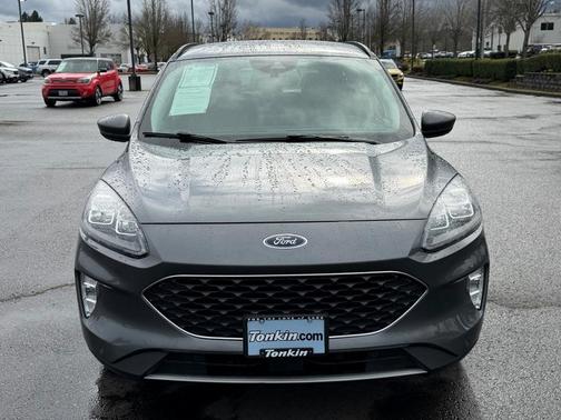 2022 Ford Escape Titanium Hybrid