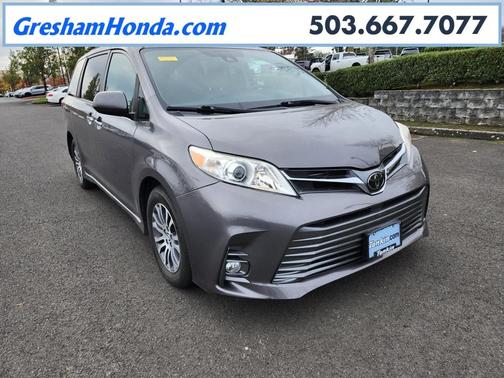 2018 Toyota Sienna XLE