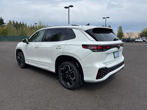 Opal White Pearl Effect 2025 Volkswagen Tiguan 2.0T SEL R-Line