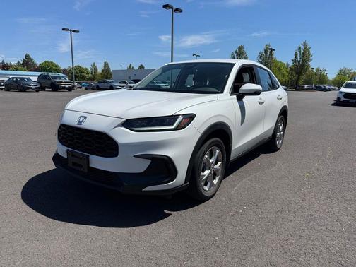 Platinum White Pearl 2023 Honda HR-V LX