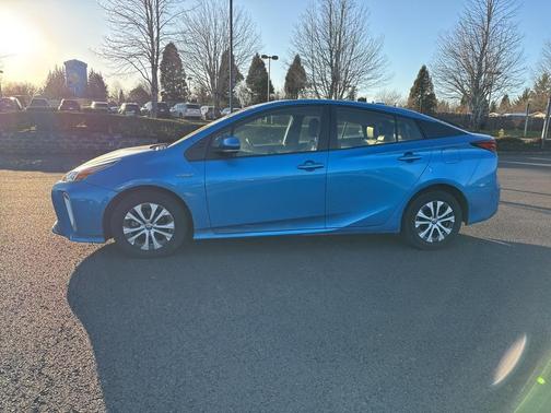 2021 Toyota Prius XLE