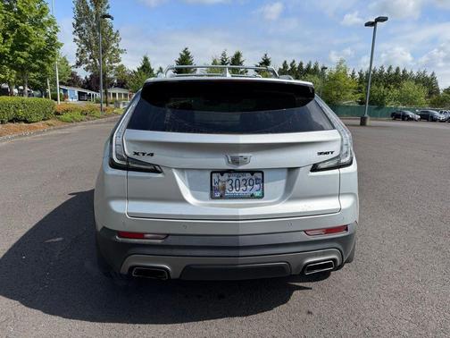 Radiant Silver Metallic 2020 Cadillac XT4 Premium Luxury