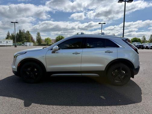 Radiant Silver Metallic 2020 Cadillac XT4 Premium Luxury