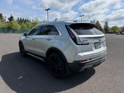 Radiant Silver Metallic 2020 Cadillac XT4 Premium Luxury