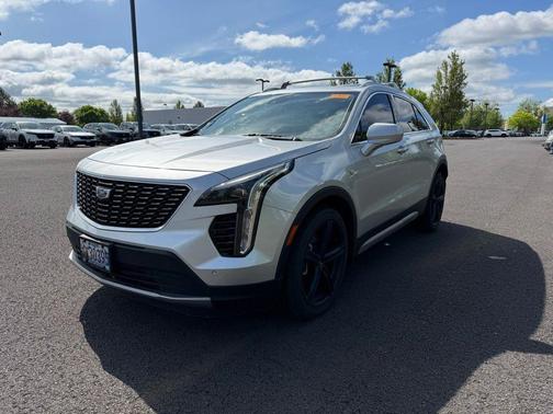 Radiant Silver Metallic 2020 Cadillac XT4 Premium Luxury