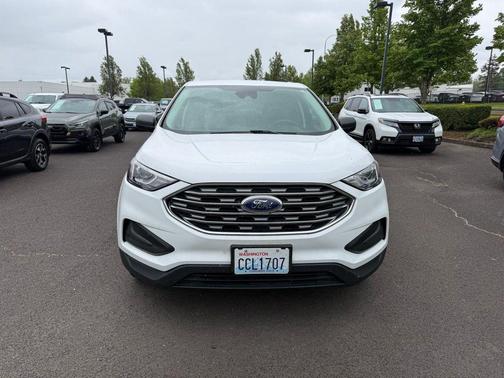 Oxford White 2021 Ford Edge SE