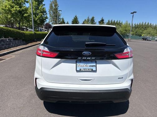 Oxford White 2021 Ford Edge SE