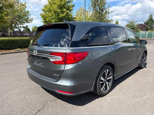Forest Mist Metallic 2018 Honda Odyssey Elite