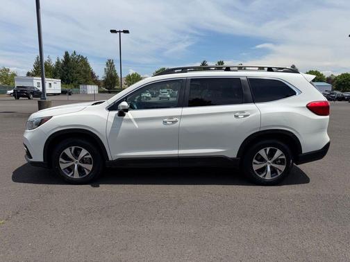 Crystal White Pearl 2022 Subaru Ascent Premium 7-Passenger