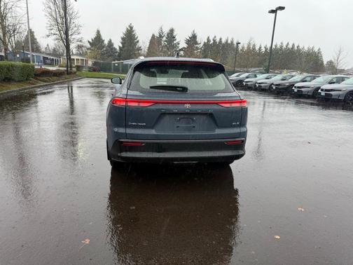 2025 Toyota Crown Signia XLE