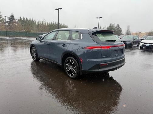 2025 Toyota Crown Signia XLE