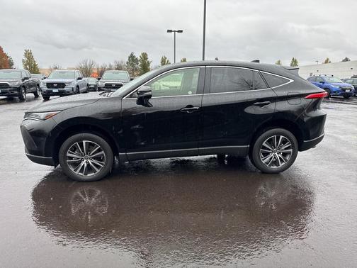 2022 Toyota Venza LE