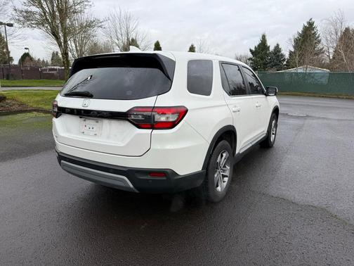 2023 Honda Pilot EX-L 8-Passenger