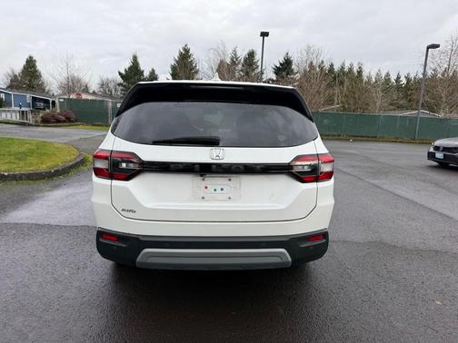 2023 Honda Pilot EX-L 8-Passenger