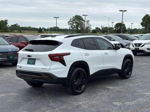 Summit White 2025 Chevrolet Trax ACTIV