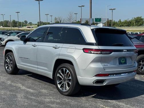 2022 Jeep Grand Cherokee Overland