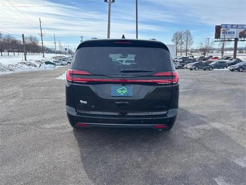 2025 Chrysler Pacifica Limited