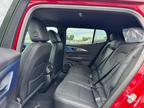 2025 Chevrolet Equinox EV LT 2