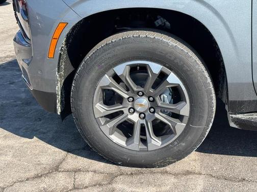 2025 Chevrolet Suburban LS