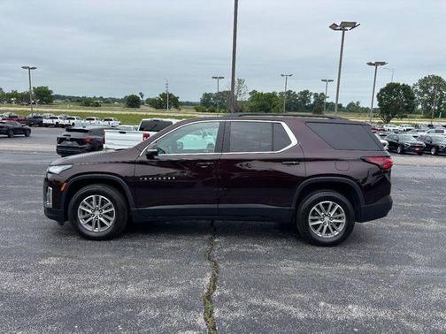 Black Cherry Metallic 2023 Chevrolet Traverse LT Cloth