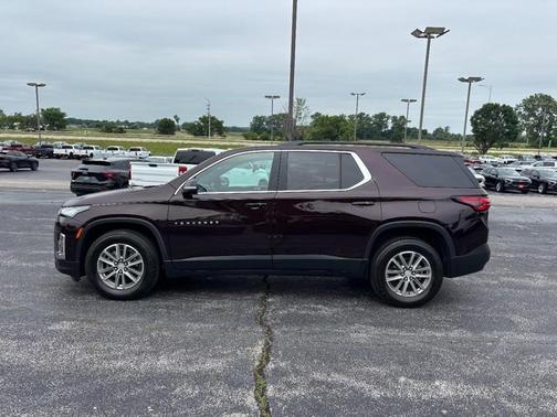 Black Cherry Metallic 2023 Chevrolet Traverse LT Cloth