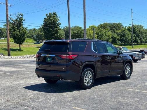 Black Cherry Metallic 2023 Chevrolet Traverse LT Cloth