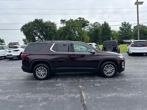 Black Cherry Metallic 2023 Chevrolet Traverse LT Cloth
