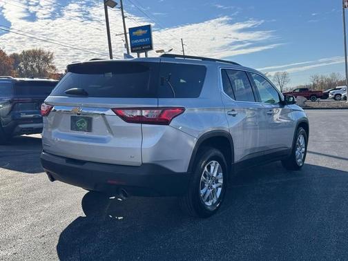 2021 Chevrolet Traverse LT Cloth