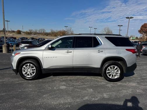 2021 Chevrolet Traverse LT Cloth