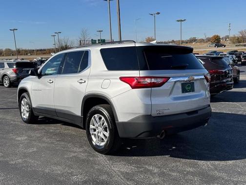 2021 Chevrolet Traverse LT Cloth