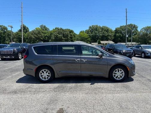 Granite Crystal Clearcoat Metallic 2020 Chrysler Pacifica Touring