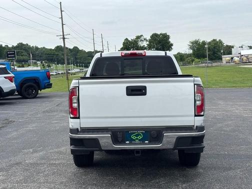 Summit White 2016 GMC Canyon SLE