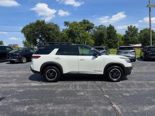 White 2024 Nissan Pathfinder Rock Creek