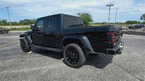2022 Jeep Gladiator Overland