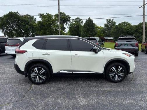 2 Tone White / Black Roof 2023 Nissan Rogue Platinum