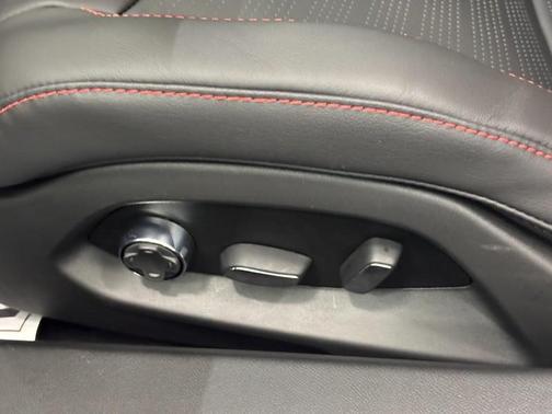 2026 Chevrolet Corvette Stingray w/2LT