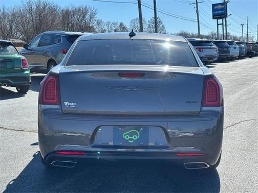 2022 Chrysler 300 Touring L