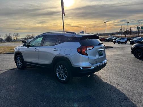 2022 GMC Terrain SLT