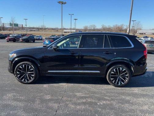 2025 Volvo XC90 B6 Plus 7-Seater