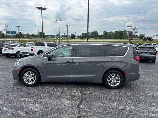 Ceramic Gray Clearcoat 2023 Chrysler Pacifica Touring-L