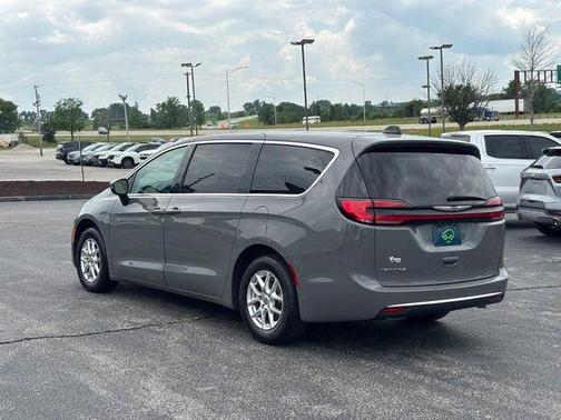 Ceramic Gray Clearcoat 2023 Chrysler Pacifica Touring-L