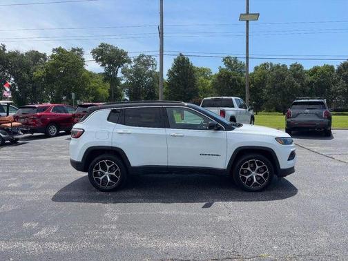 Bright White Clearcoat 2024 Jeep Compass Limited