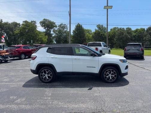 Bright White Clearcoat 2024 Jeep Compass Limited